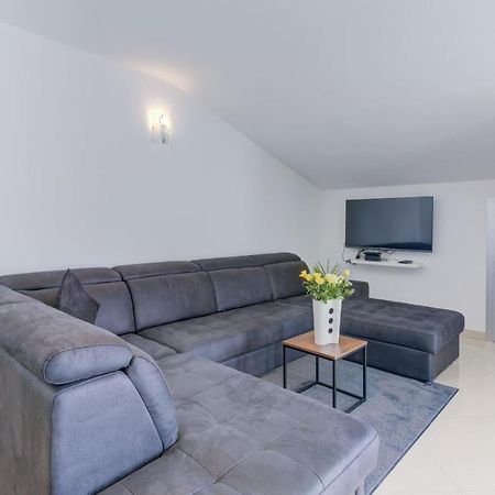 Apartment Cosic Green Klenovica Bagian luar foto